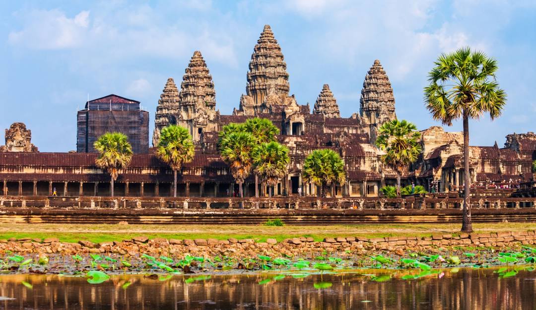 Riel or USD? A Traveler’s Guide to Spending Money in Cambodia