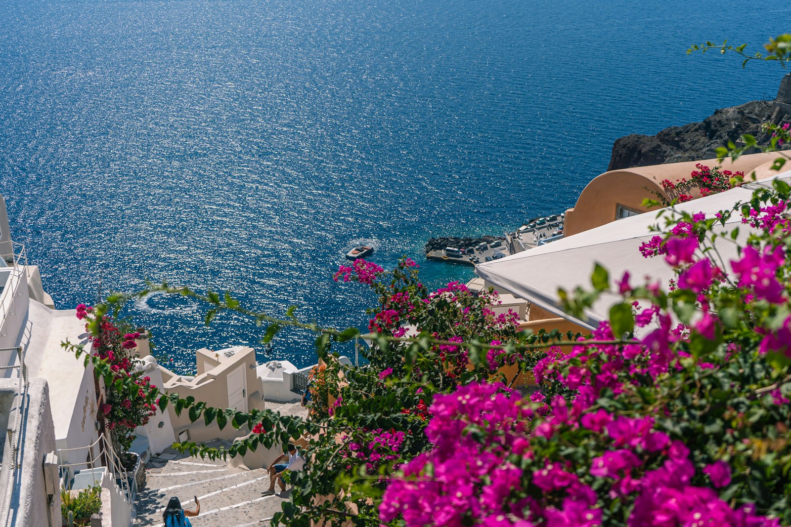 One Perfect Day in Oia: What to See, Eat & Skip