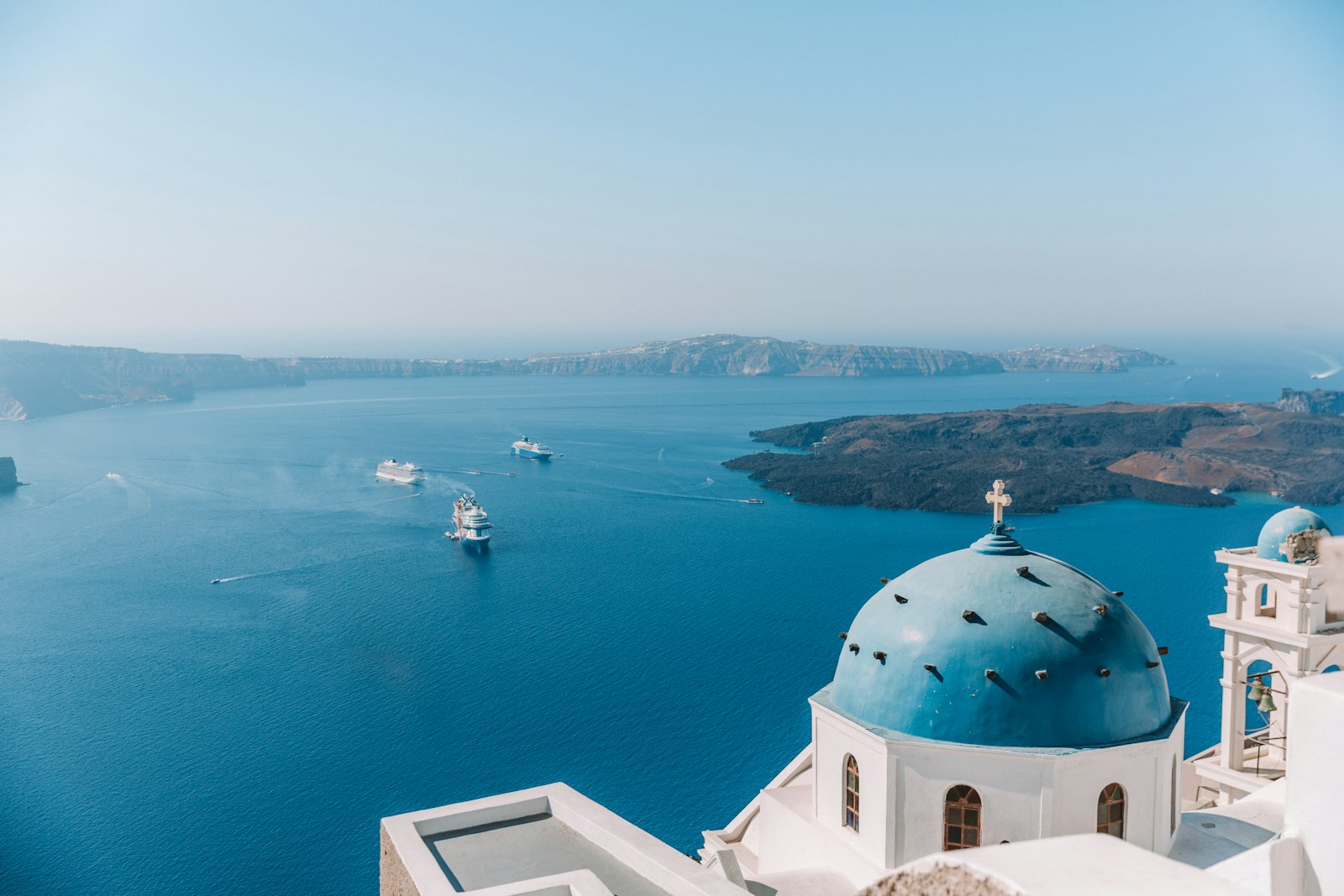 Hidden Tricks for Cheap Flights to Santorini in 2026