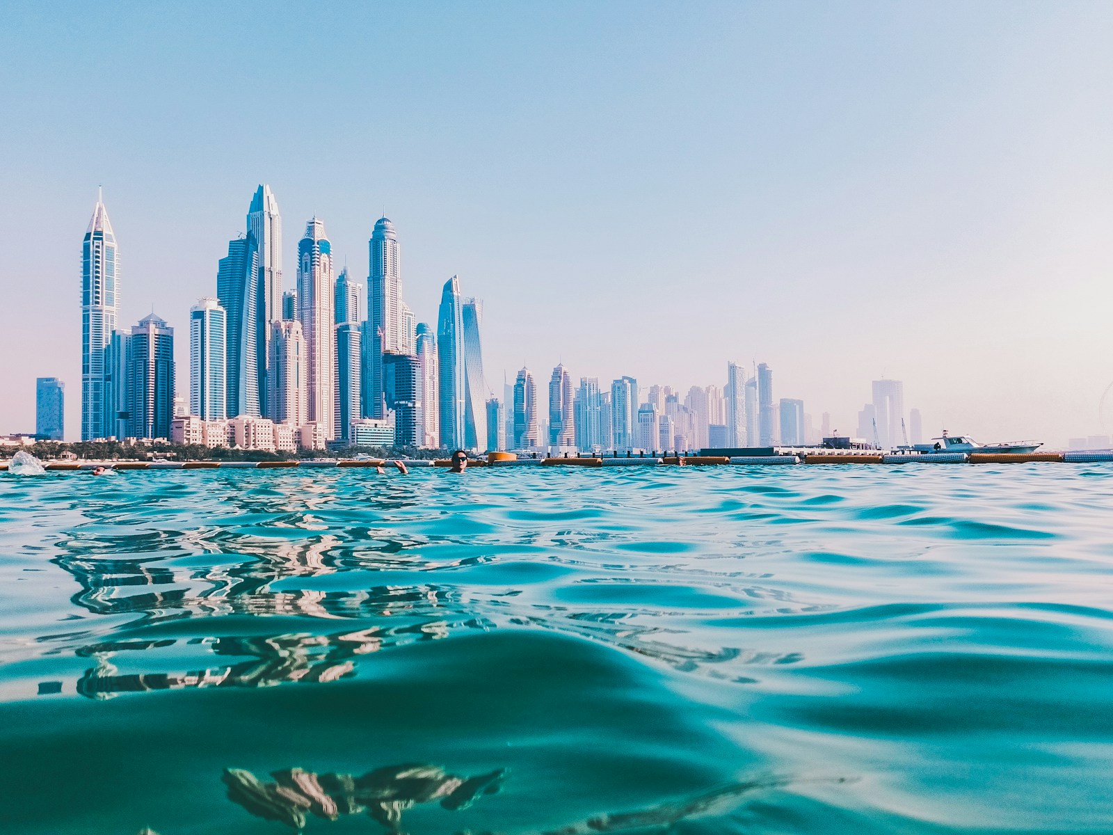 The Smart Traveler’s Guide to Dubai Tourist Attractions: What’s Overrated & What’s Worth It