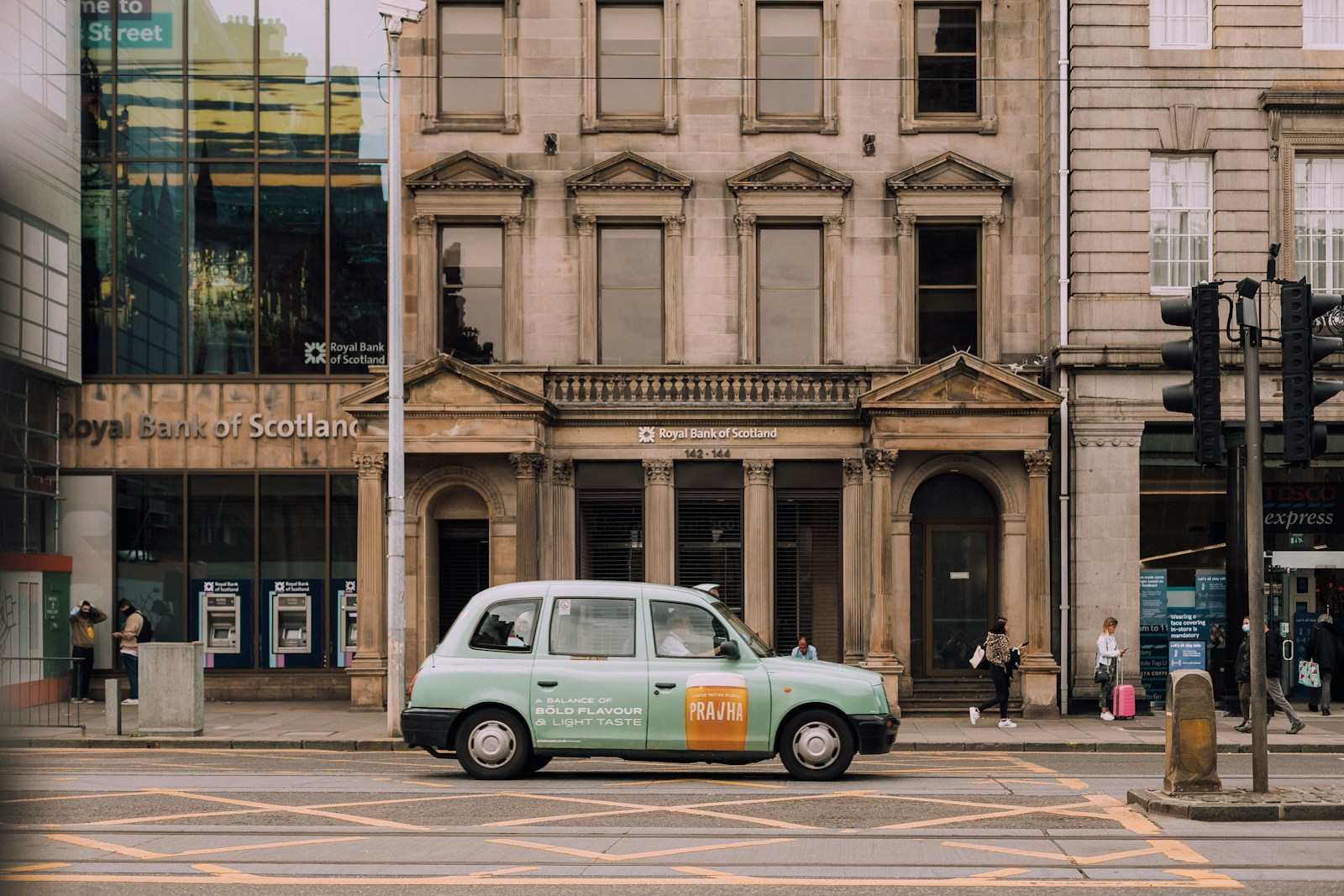 Are Glasgow Taxis Expensive? Real Costs & Local Tips