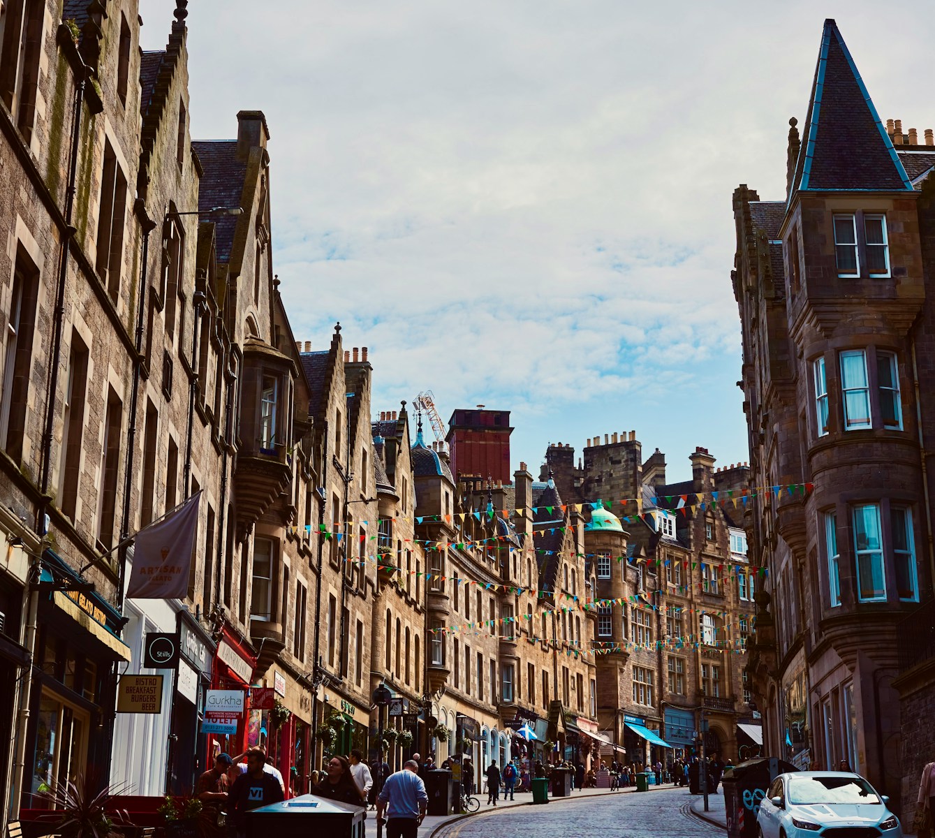 Edinburgh New Town vs. Old Town: What’s the Real Difference?