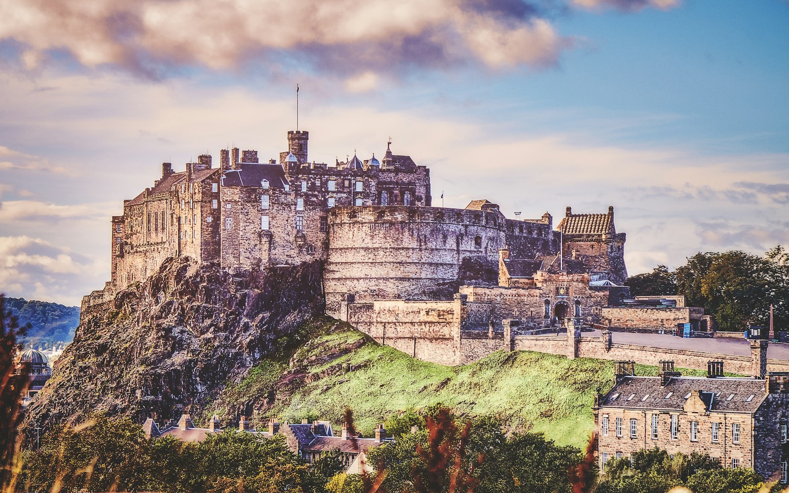 What Is Edinburgh Castle Rock? The Story Beneath the Stone