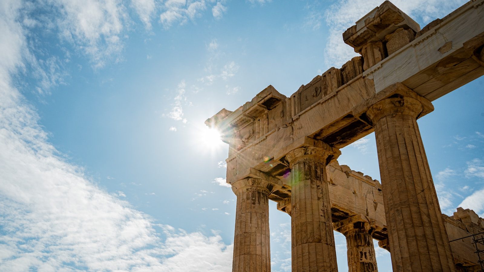 Athens Weather Secrets: The Best Seasons for Fewer Crowds & Great Views