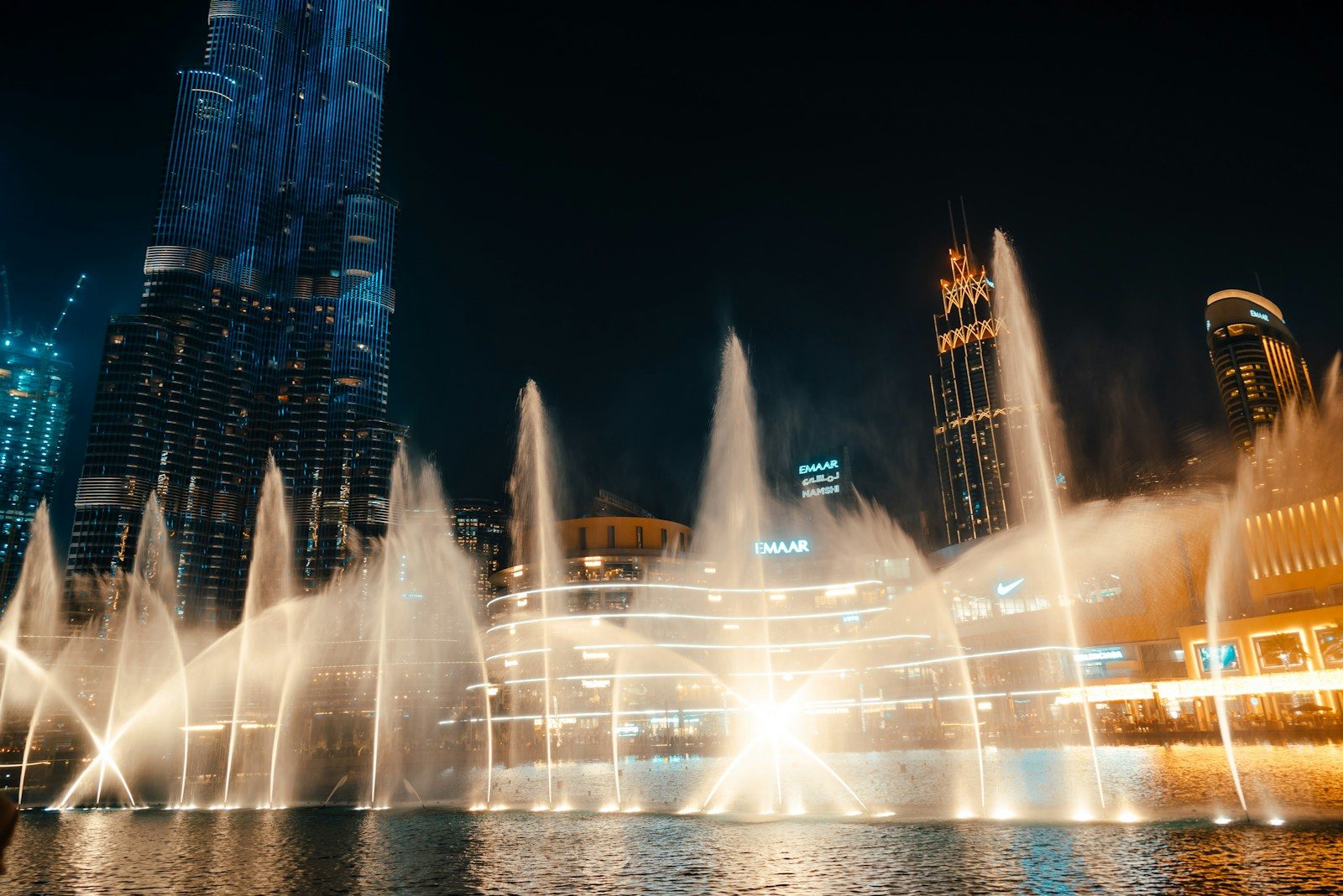 The No-Fluff Guide to the Dubai Fountain: Show Times, Best Views & Pro Tips [2026 Edition]