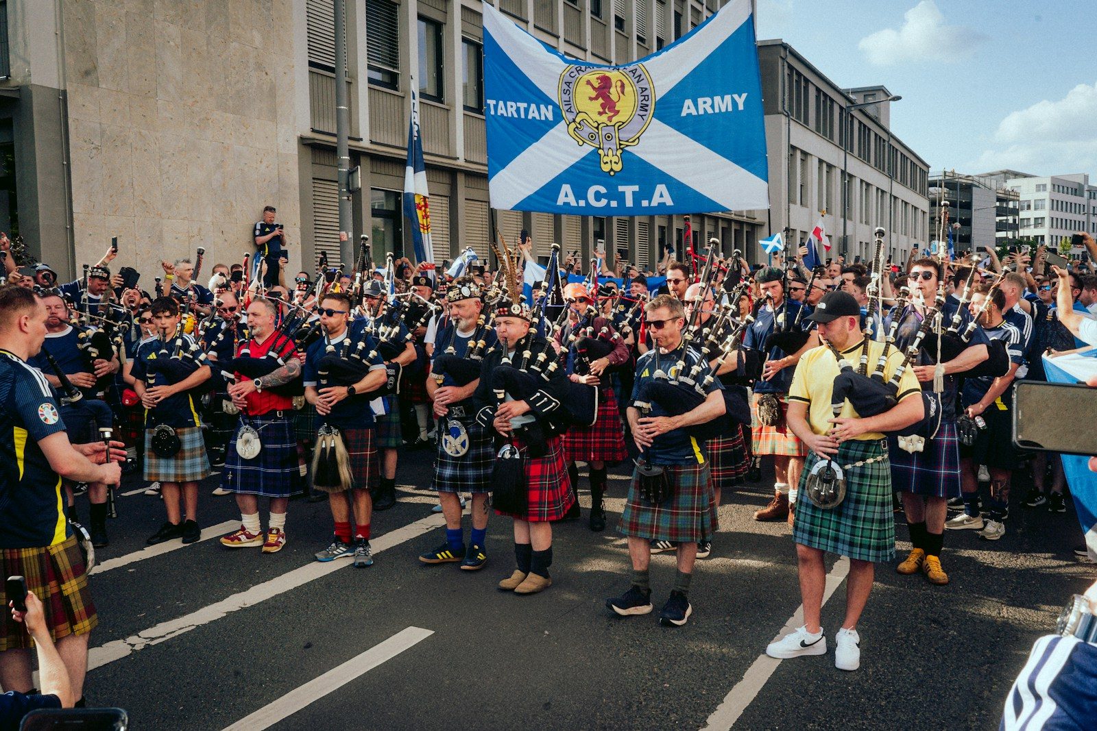 Scotland People: Culture, Traditions & Local Life